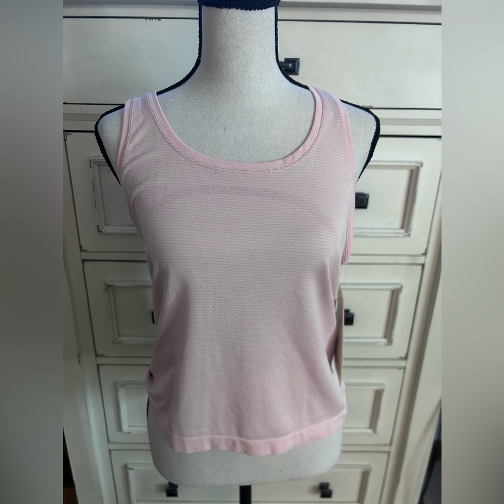 Lululemon Swiftly Tech Racerback Tank 2.0 Race length size 8